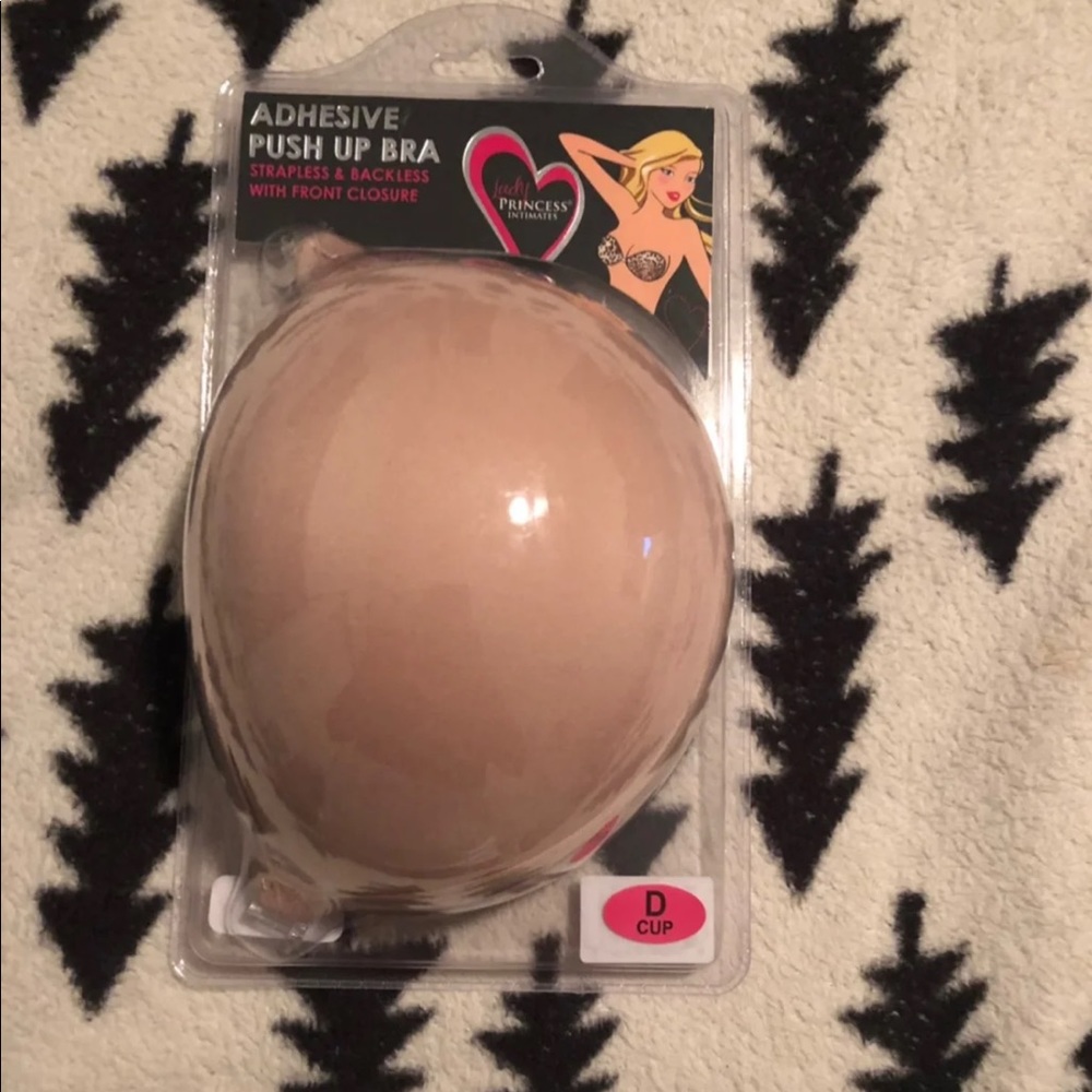 Adhesive push up bra